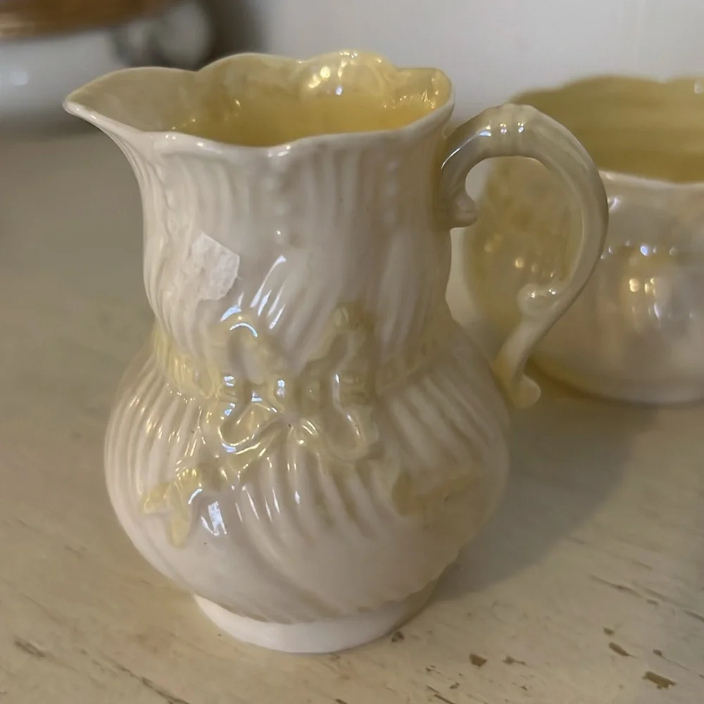 Lot 3 Vintage Belleek horseshoe ashtray creamer & vase